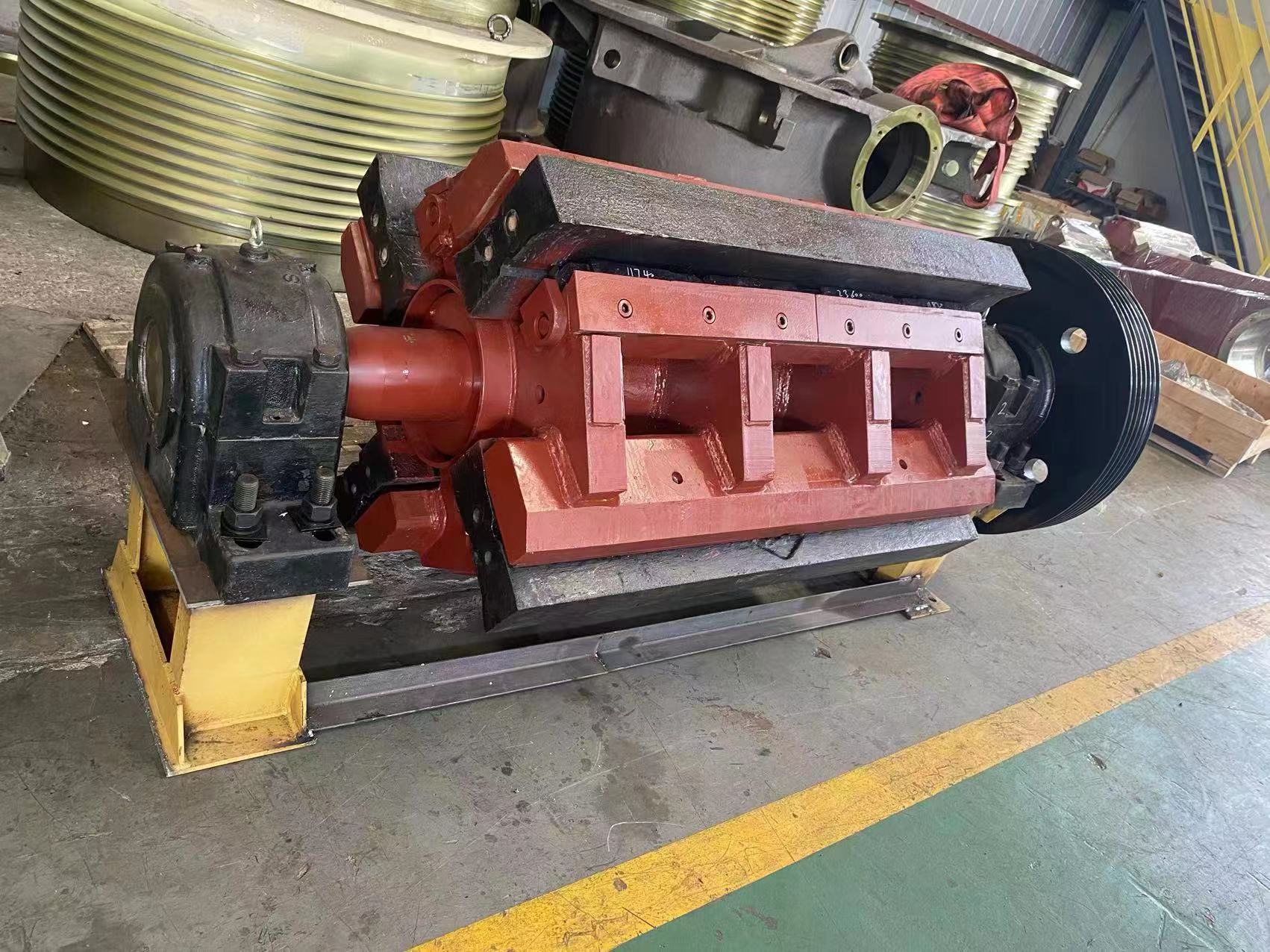 TRIO IMPACT CRUSHER APS4054 ROTOR (2)